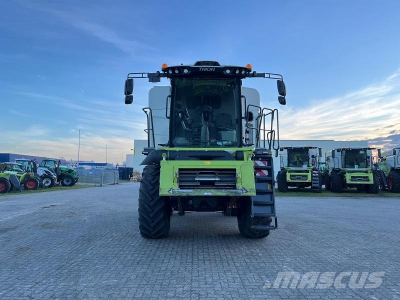 CLAAS TRION 530 Combine harvesters