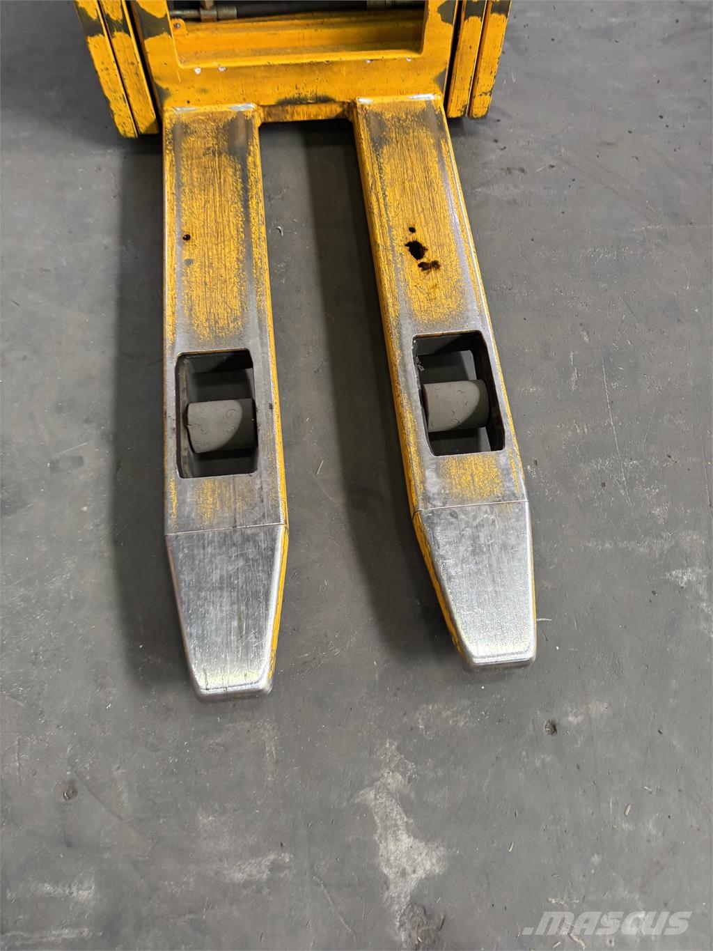 Jungheinrich EJC 212 Apiladoras eléctricos