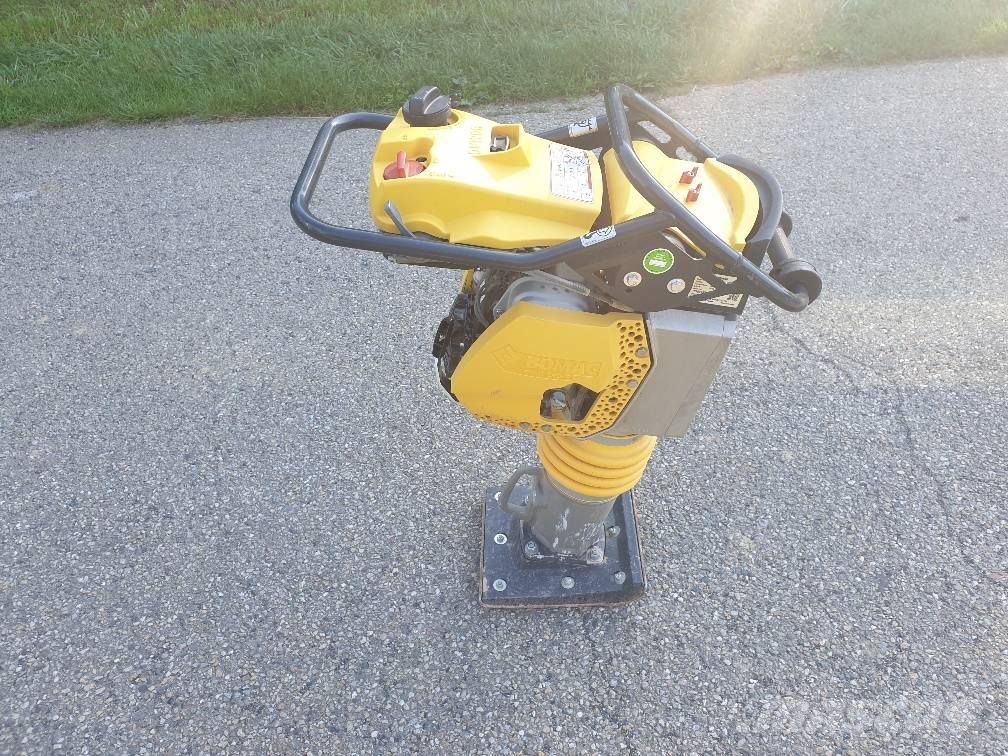 Bomag BT 65 Tärylevyt