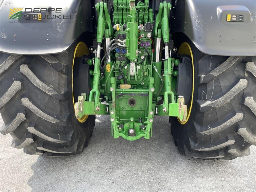 John Deere 6230R Další