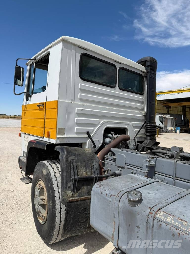Pegaso 2331K dumper 6x4 centauro carrillero شاحنات قلابة