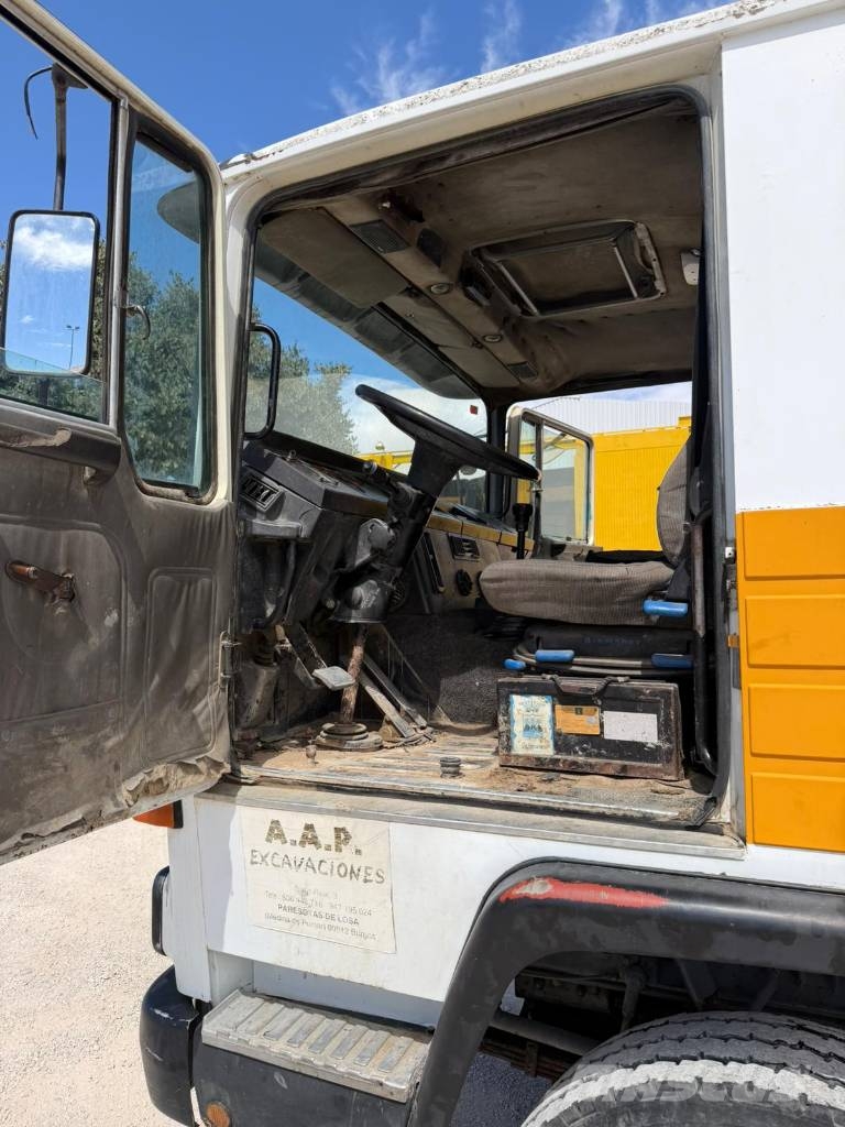 Pegaso 2331K dumper 6x4 centauro carrillero شاحنات قلابة