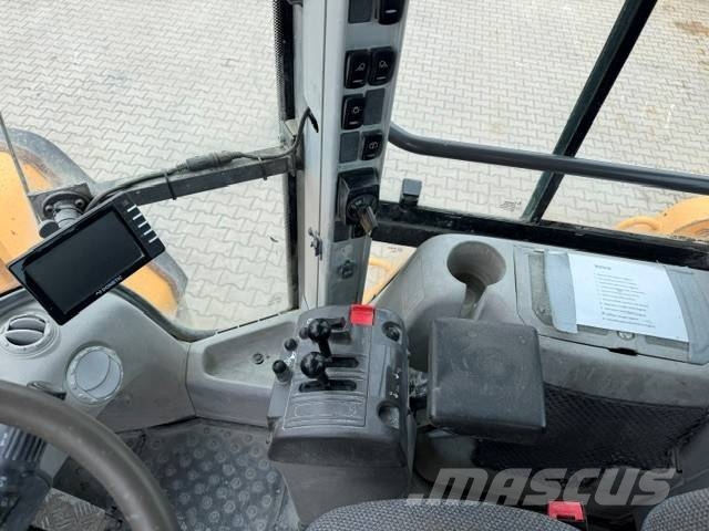 Volvo L 180 F Kolesni nakladalci