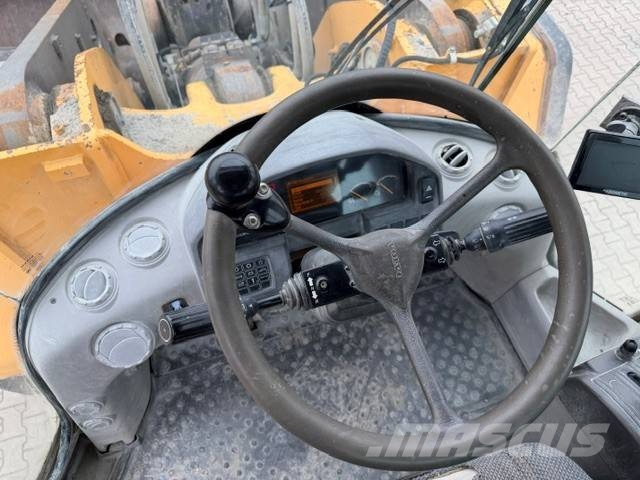 Volvo L 180 F Kolesni nakladalci