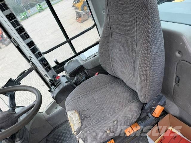 Volvo L 180 F Kolesni nakladalci