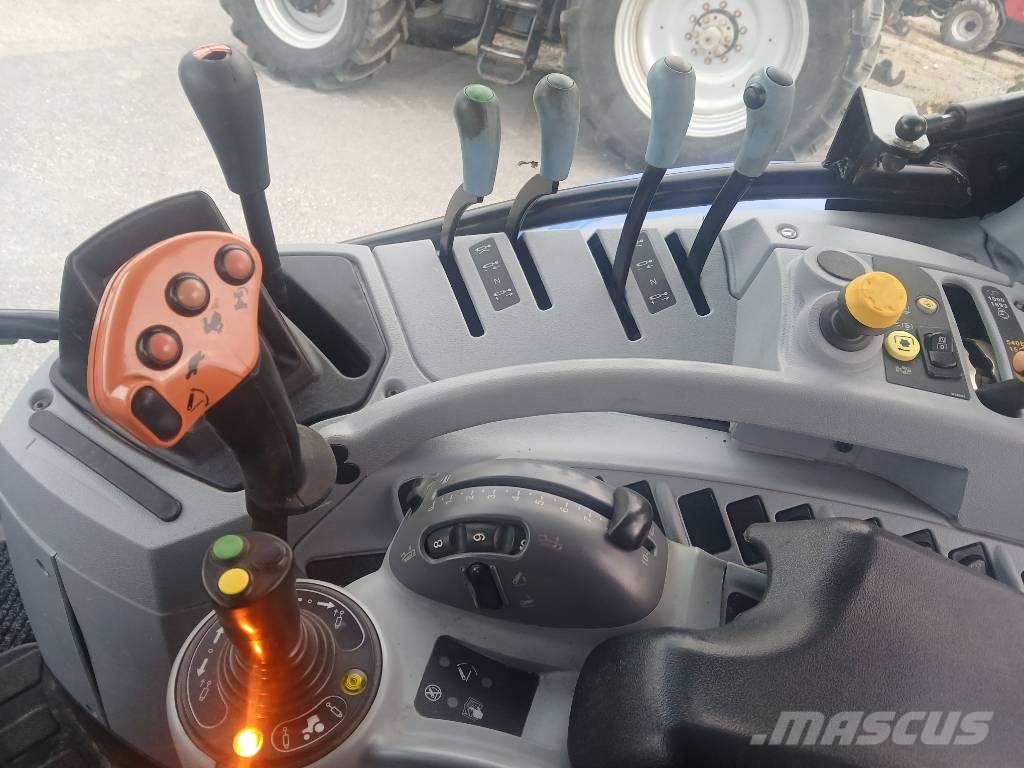 New Holland T6.145 EC Traktorit