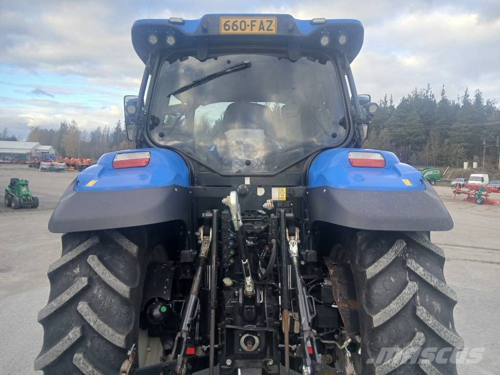 New Holland T6.145 EC Traktorit