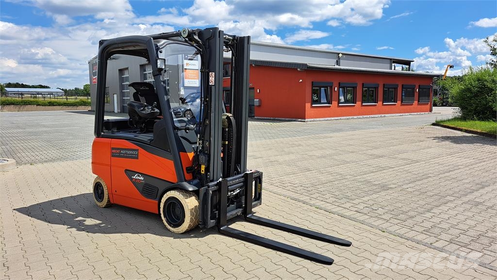Linde E20PH-02 شاحنات ذات رافعات شوكية تعمل بالكهرباء