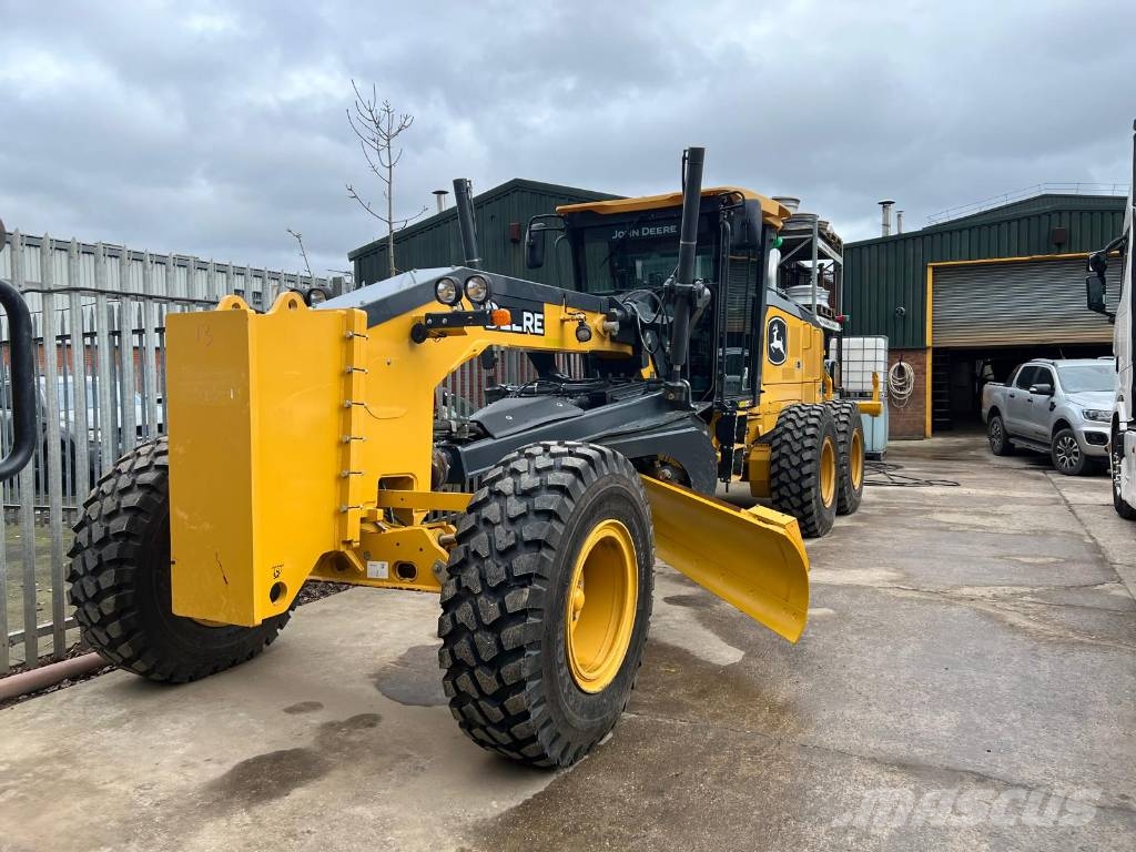DEERE 670G Telakaivukoneet