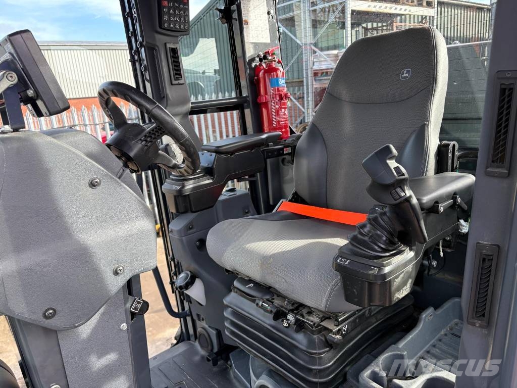 DEERE 670G Telakaivukoneet