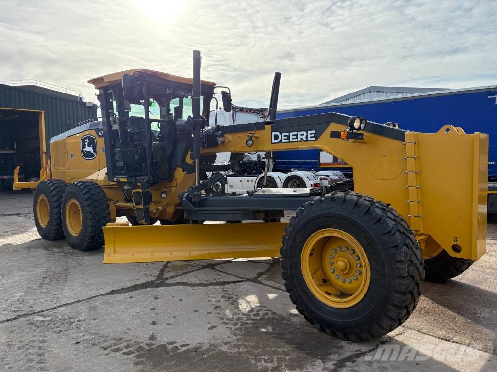DEERE 670G Telakaivukoneet