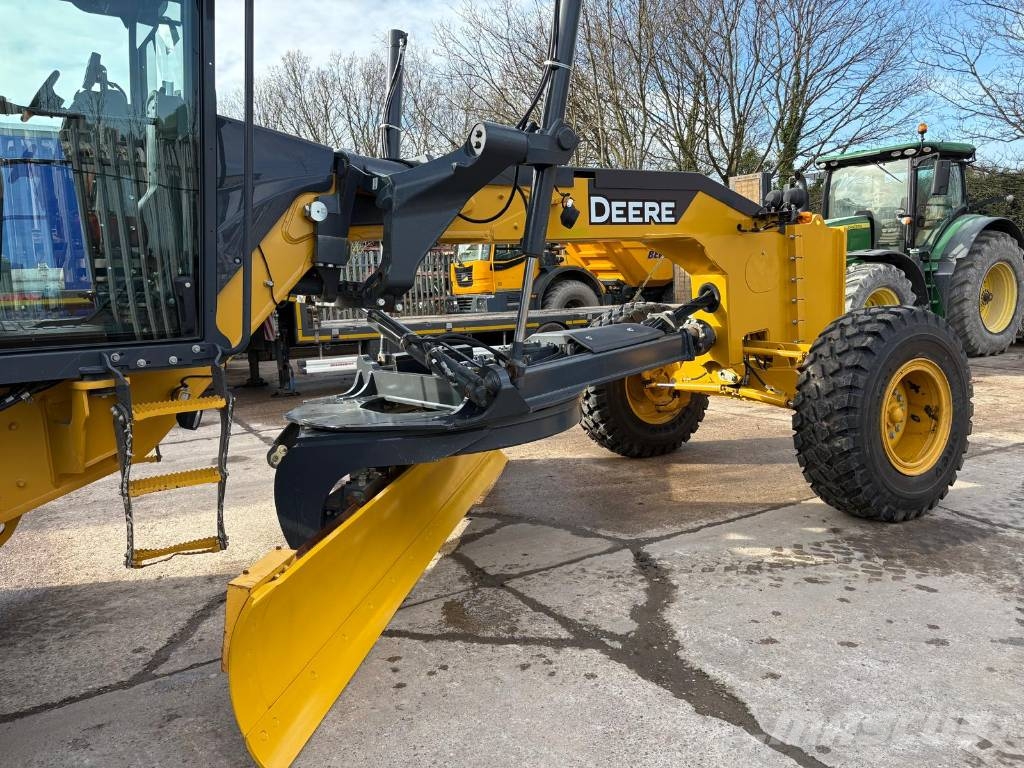 DEERE 670G Telakaivukoneet