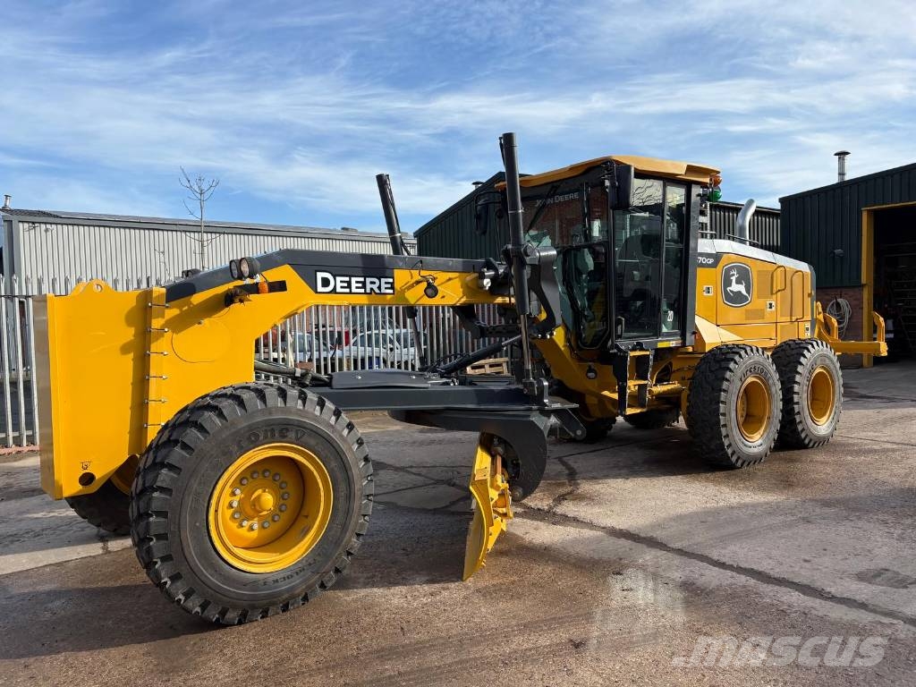 DEERE 670G Telakaivukoneet