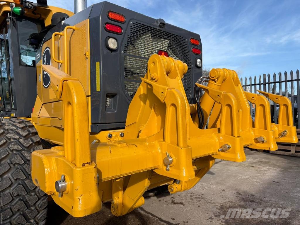 DEERE 670G Telakaivukoneet