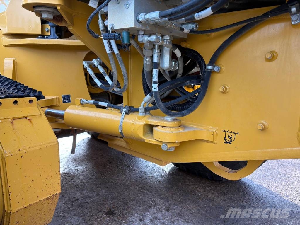 DEERE 670G Telakaivukoneet