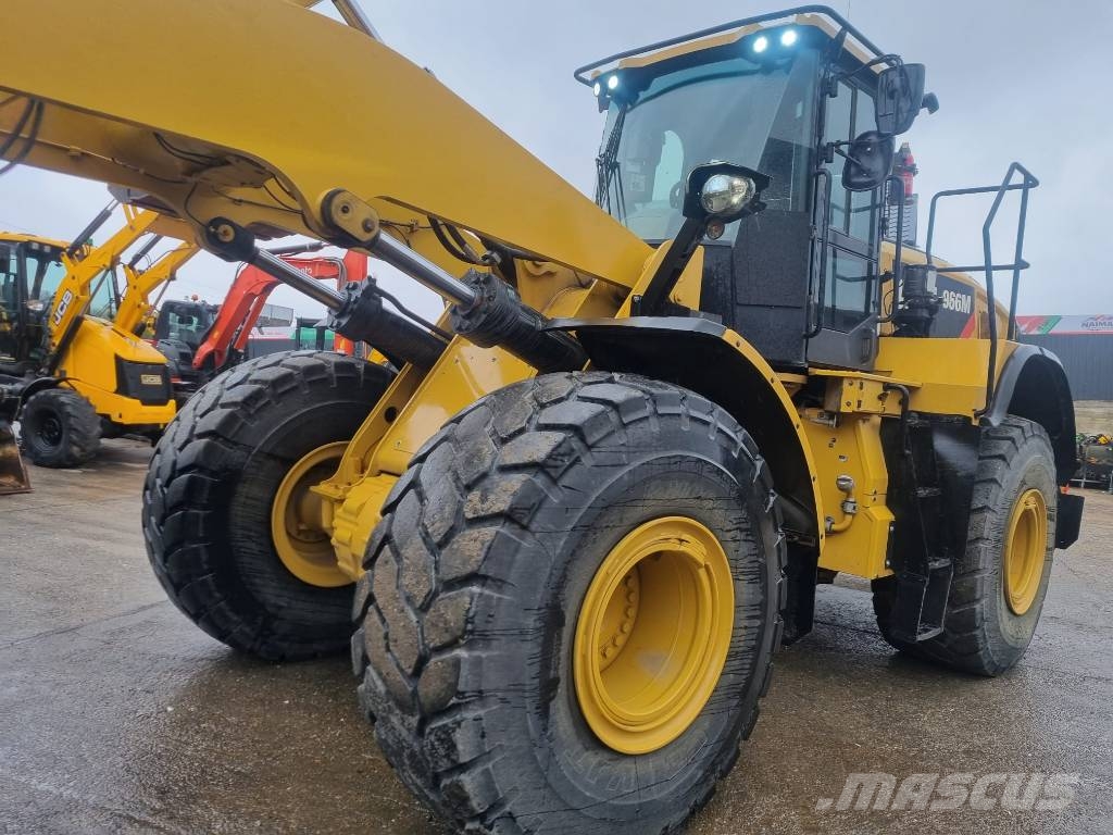 CAT 966M Incarcator pe pneuri