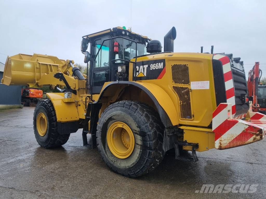 CAT 966M Incarcator pe pneuri