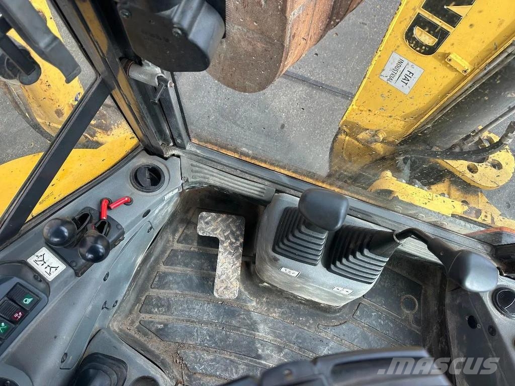 New Holland LB115B , CE, 240 MM MULTI PURPOSE LOADER BUCKET, 8 لوادر ذات جرافات عكسية