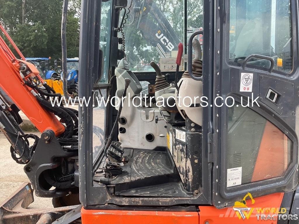 Hitachi Zaxis 55 U حفارات وسط 7 طن - 12 طن