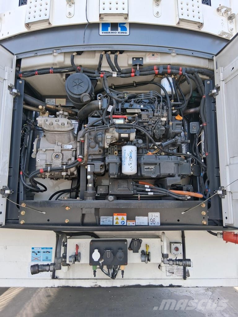 Kraker K-Force 92M3 - stock model Návesy s pohyblivou podlahou