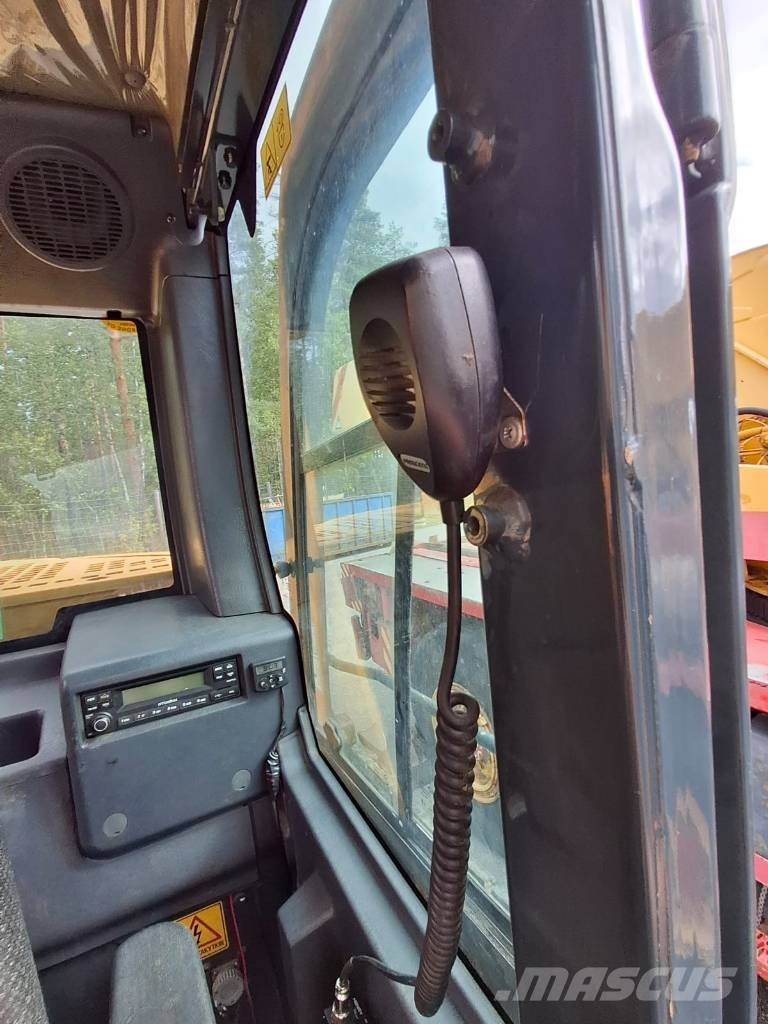 Hyundai Robex 145 LCR-9 A Гусеничні екскаватори