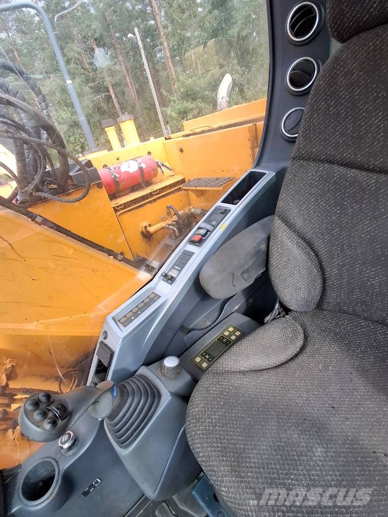 Hyundai Robex 145 LCR-9 A Гусеничні екскаватори