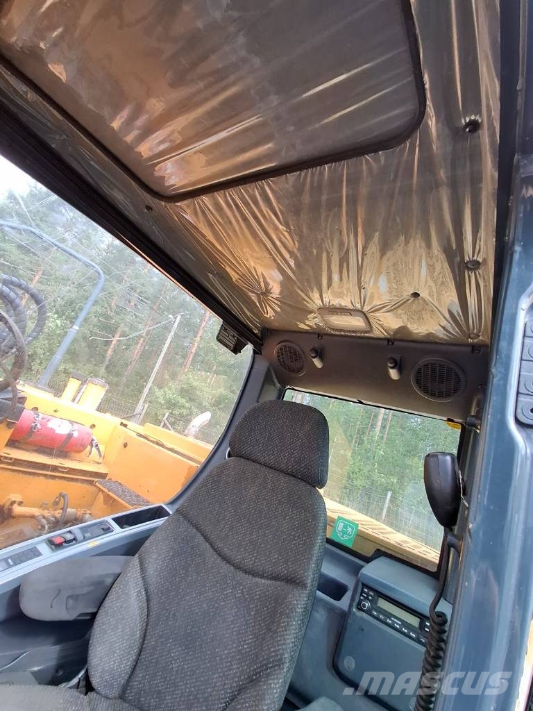 Hyundai Robex 145 LCR-9 A Гусеничні екскаватори