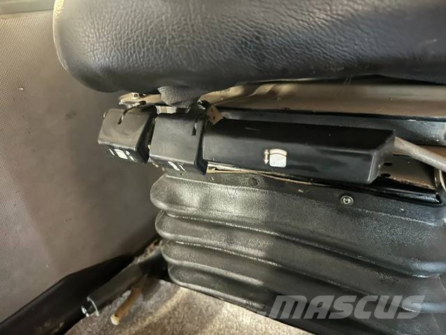 CASE MAGNUM 7240 Traktori