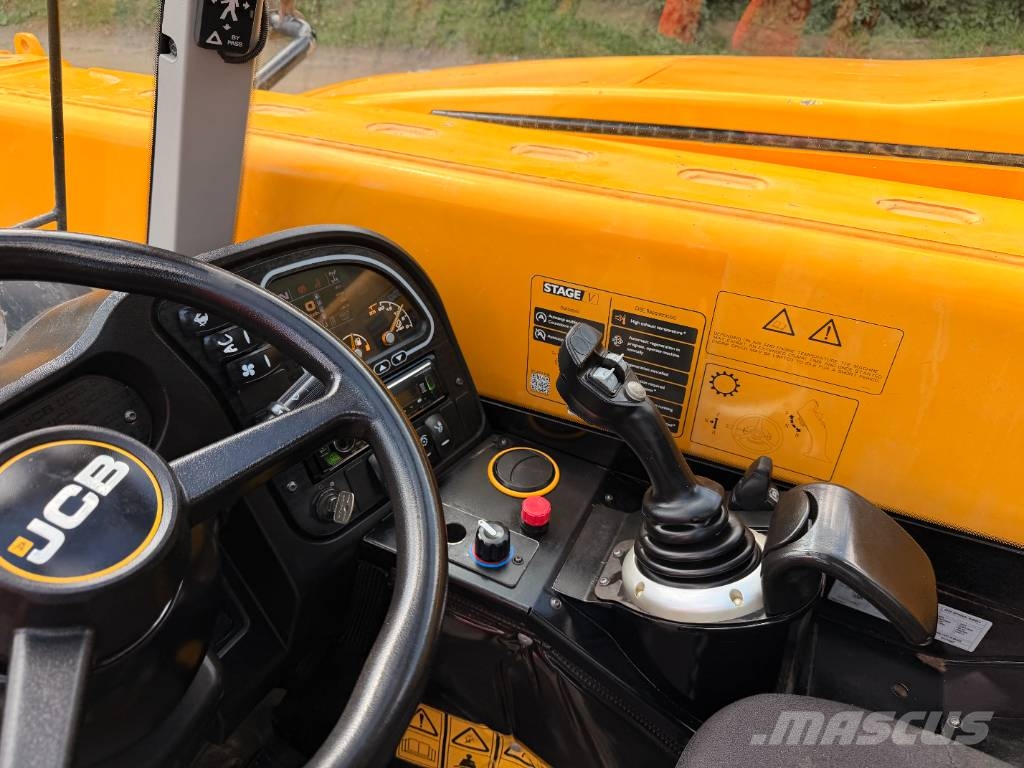 JCB 525-60T5 6 Meter Telehandler 텔러 핸들러