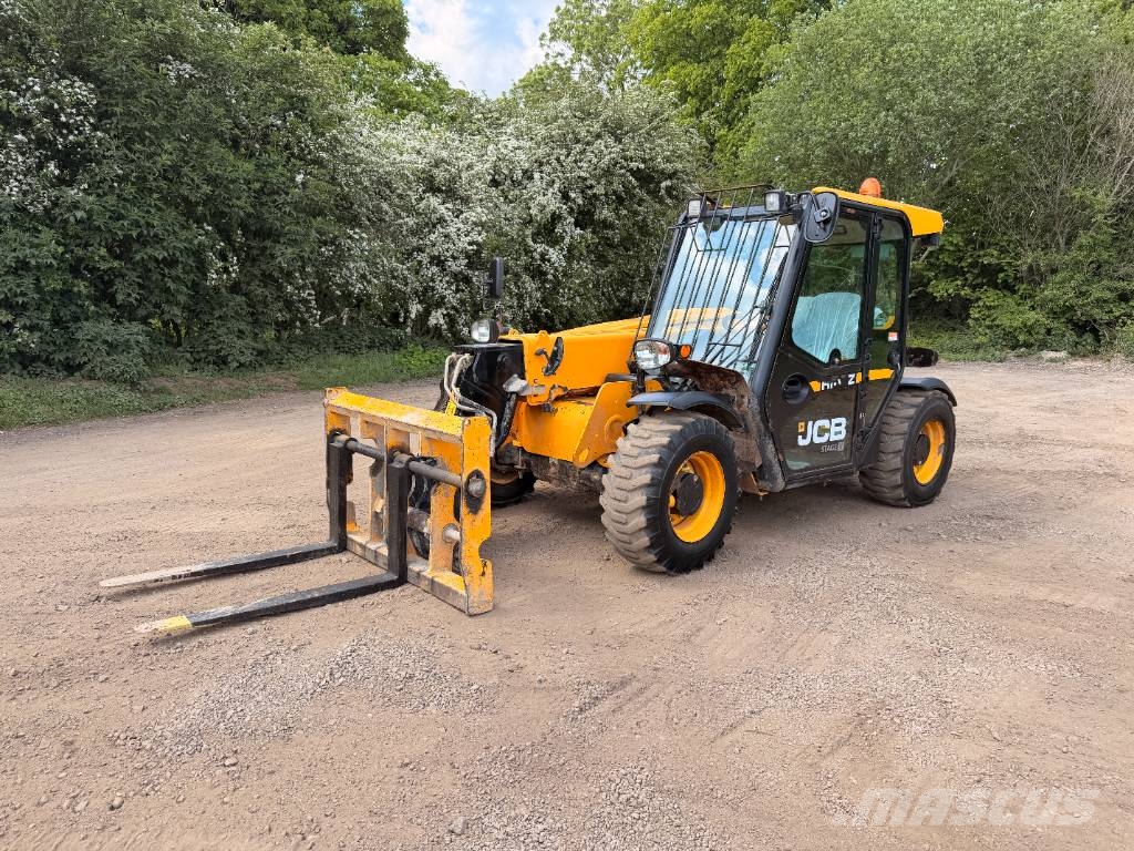 JCB 525-60T5 6 Meter Telehandler 텔러 핸들러
