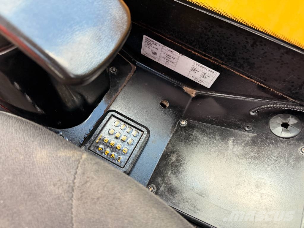 JCB 525-60T5 6 Meter Telehandler 텔러 핸들러