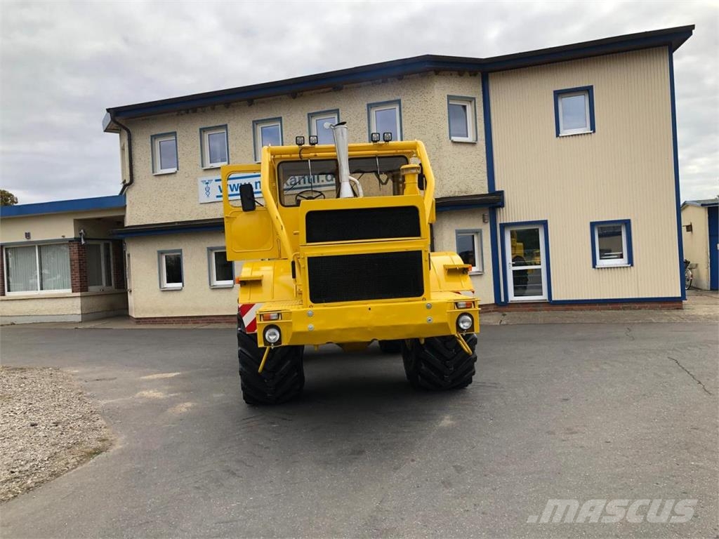 Kirovets K700A V8 拖拉机/农用车