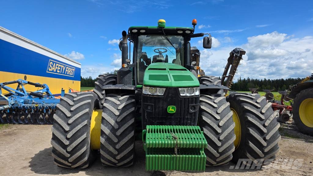 John Deere 8320 R Traktorid
