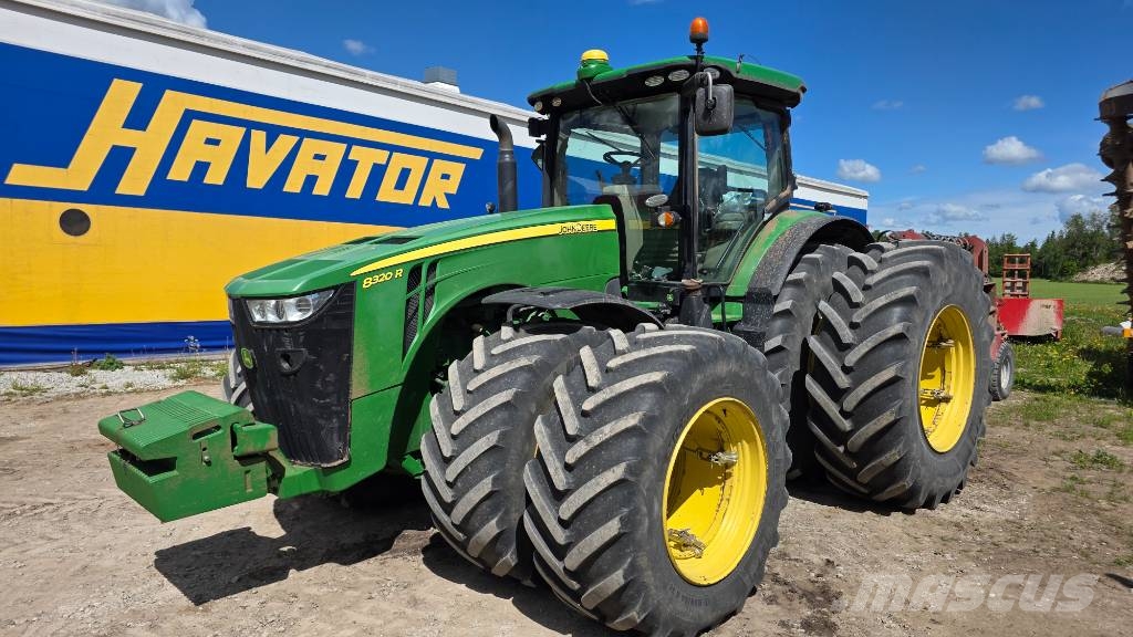 John Deere 8320 R Traktorid
