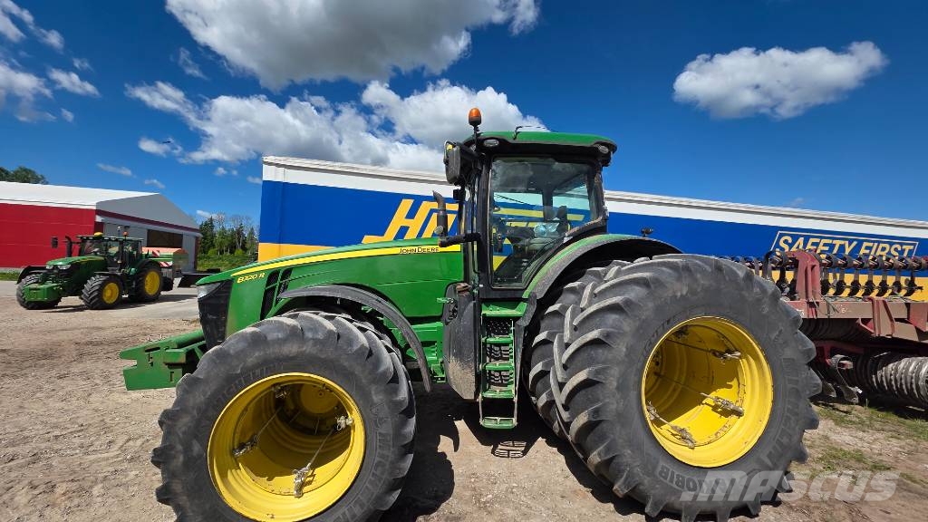 John Deere 8320 R Traktorid