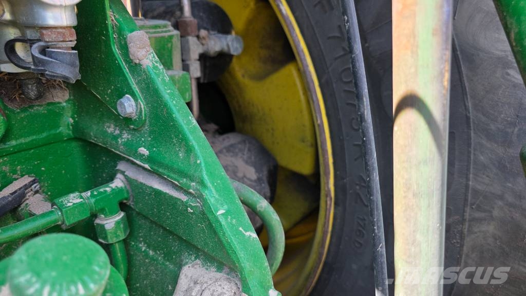 John Deere 8320 R Traktorid