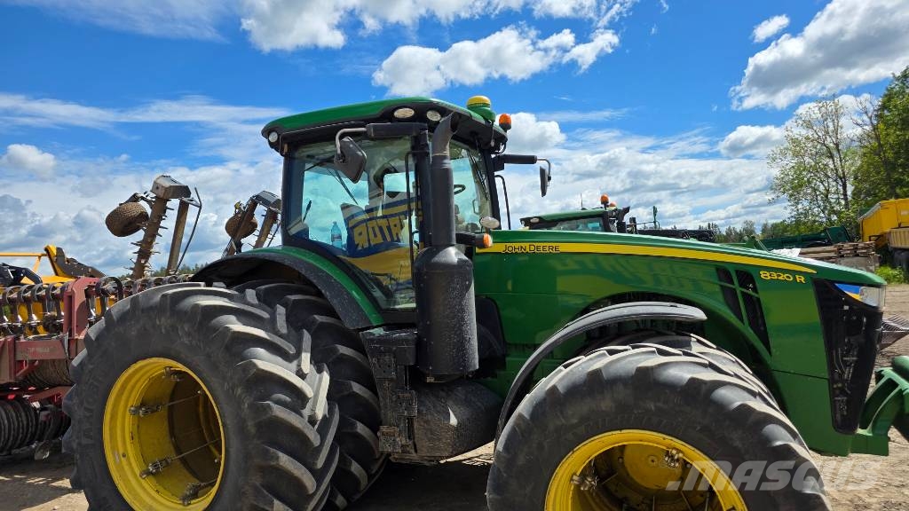 John Deere 8320 R Traktorid