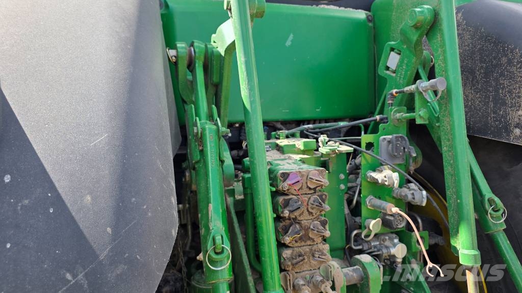 John Deere 8320 R Traktorid