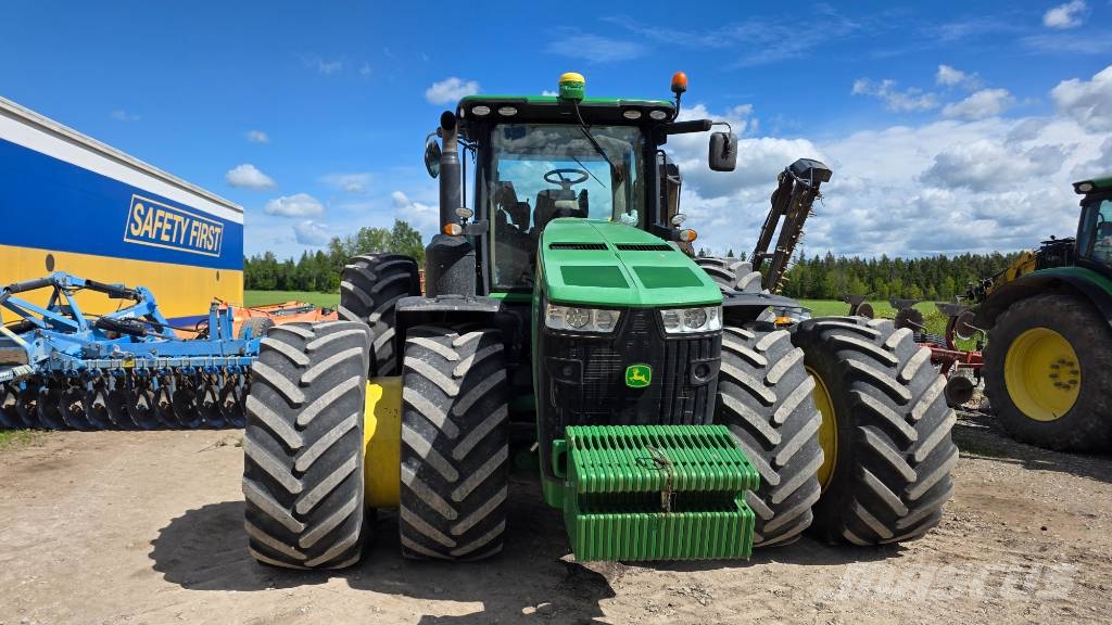 John Deere 8320 R Traktorid