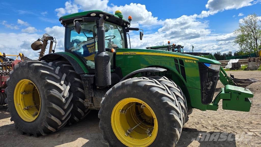 John Deere 8320 R Traktorid