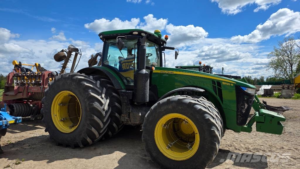 John Deere 8320 R Traktorid