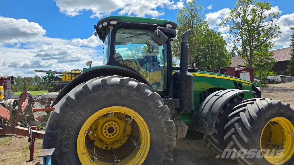 John Deere 8320 R Traktorid