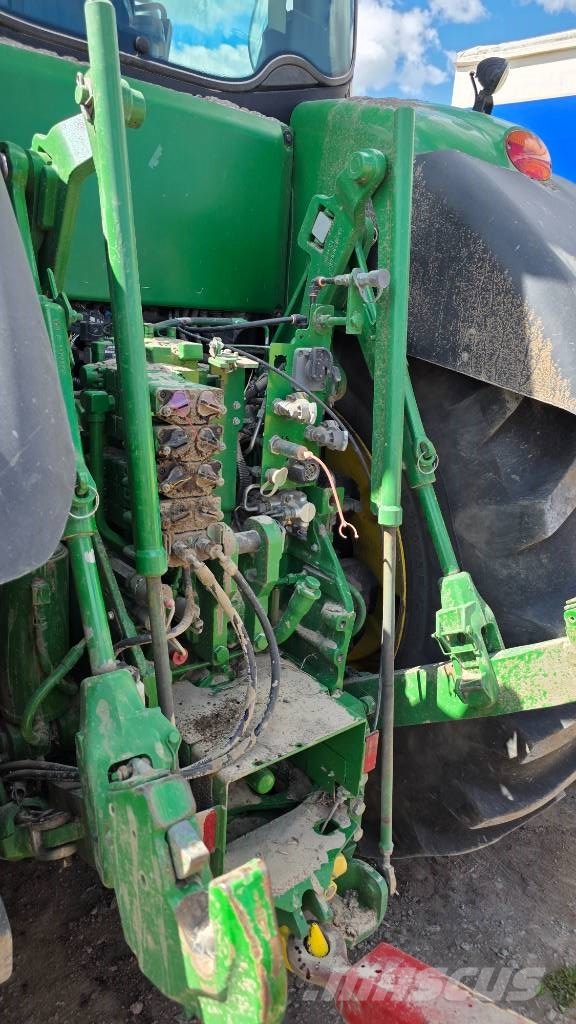 John Deere 8320 R Traktorid