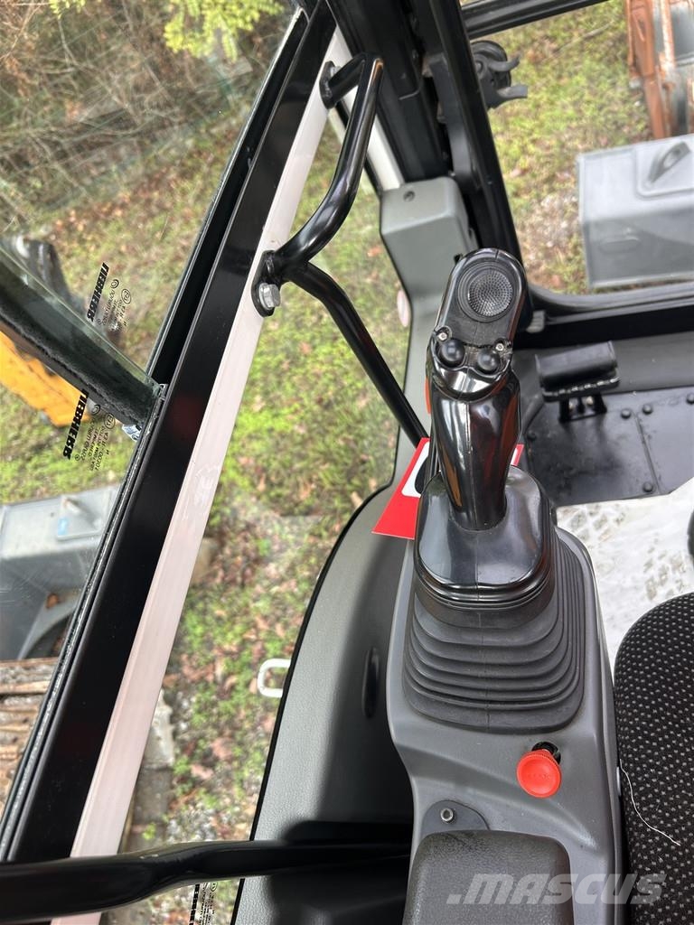 Liebherr R 914 Compact Litronic Pelle sur chenilles