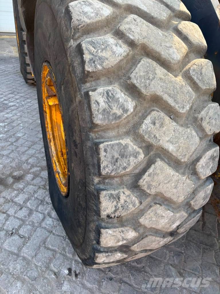 Volvo L 70 H Pale gommate