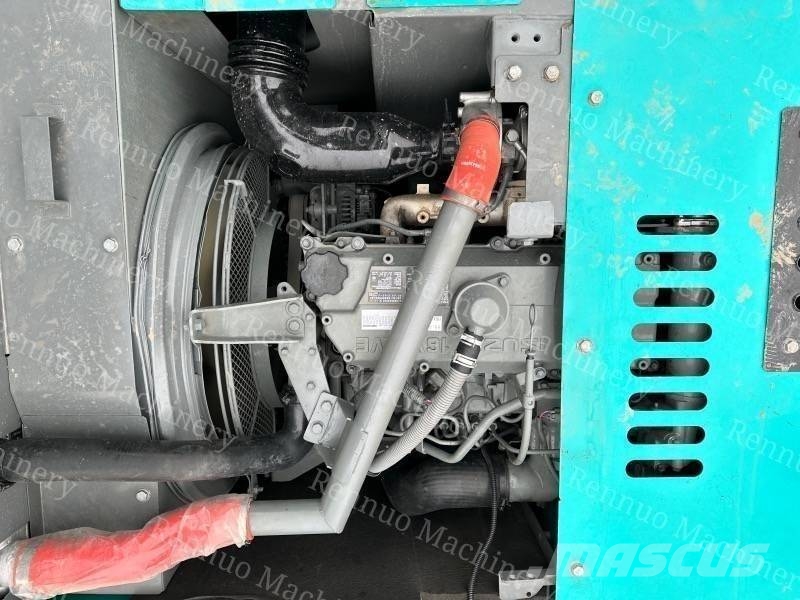 Hitachi ZX 200 Гусеничні екскаватори