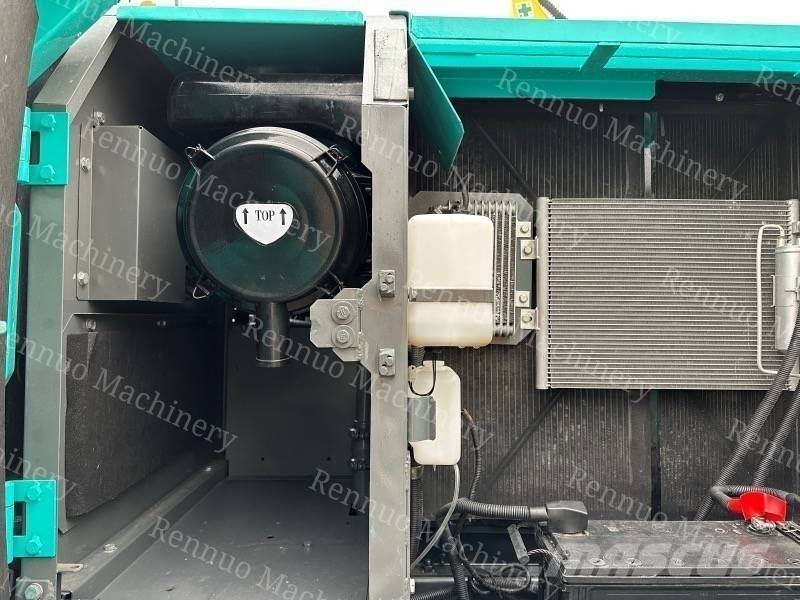 Hitachi ZX 200 Гусеничні екскаватори
