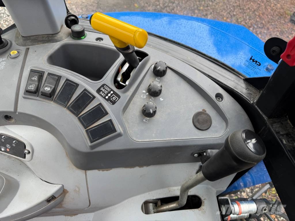 New Holland T 5.100 Utility Traktoren