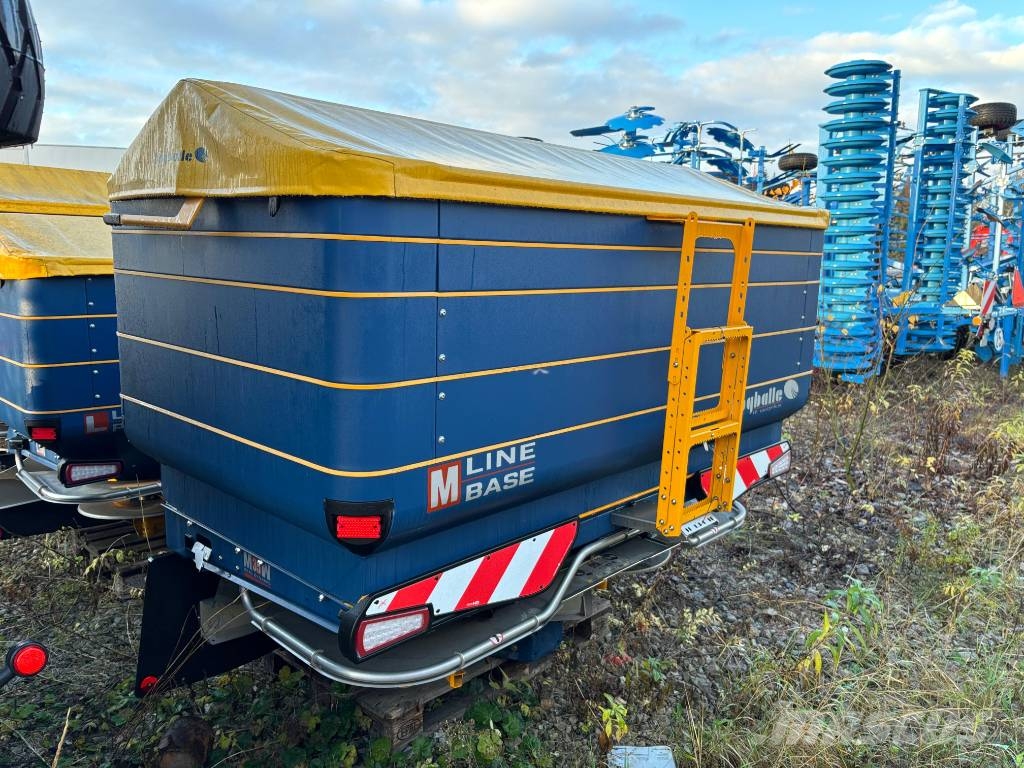 Bogballe M35W معدات فرد المواد المعدنية