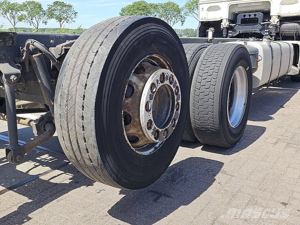 DAF XF 480 6X2 FAN WB530 Camiones con chasís y cabina